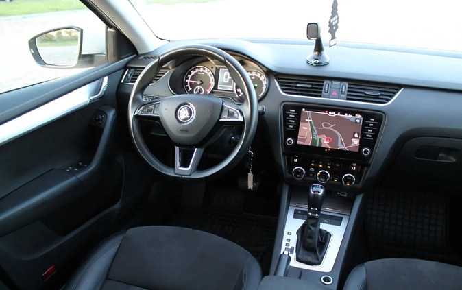 Skoda Octavia cena 73900 przebieg: 79400, rok produkcji 2019 z Świecie małe 301